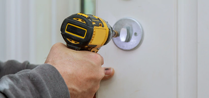 Street Locksmith For Smart Lock Repair in Fort Lauderdale, FL